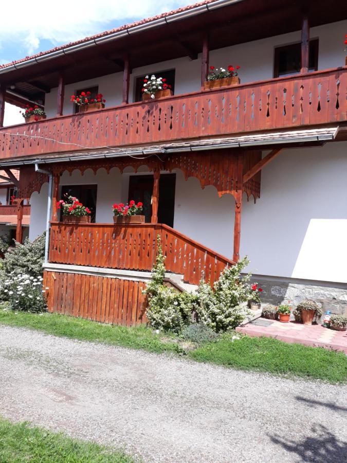 Molnar Vendeghaz Bed & Breakfast Прайд Екстериор снимка