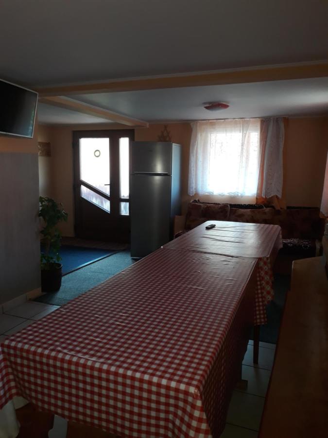 Molnar Vendeghaz Bed & Breakfast Прайд Екстериор снимка