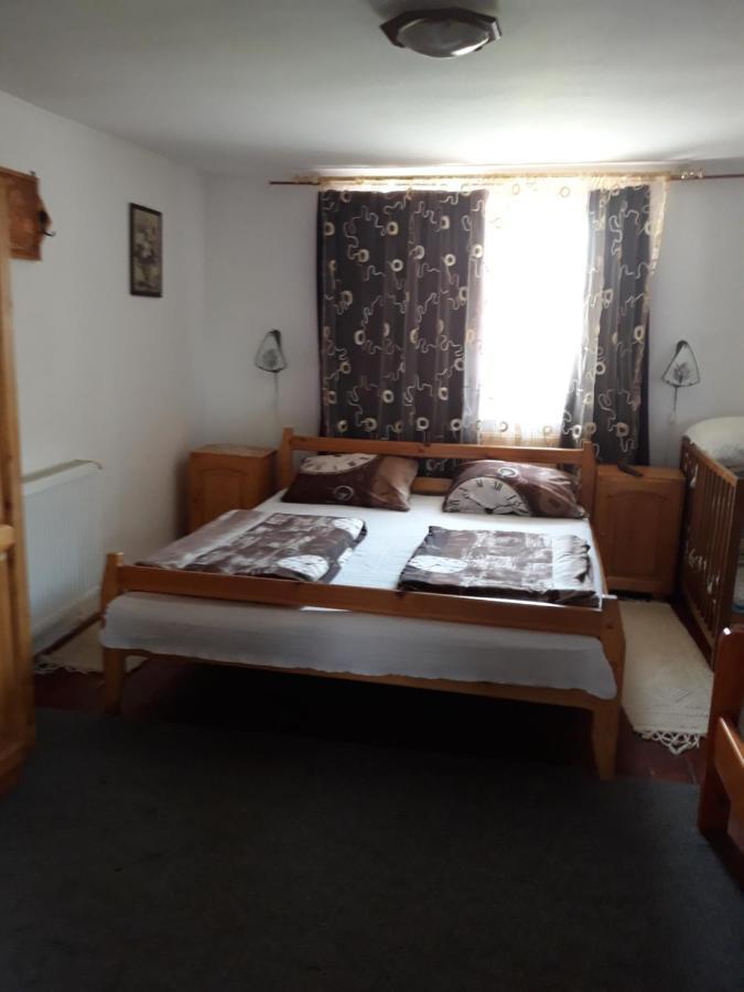 Molnar Vendeghaz Bed & Breakfast Прайд Екстериор снимка